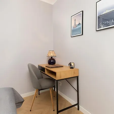 Zeromskiego By Renters *