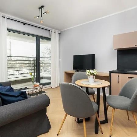 Zeromskiego By Renters Apartment *